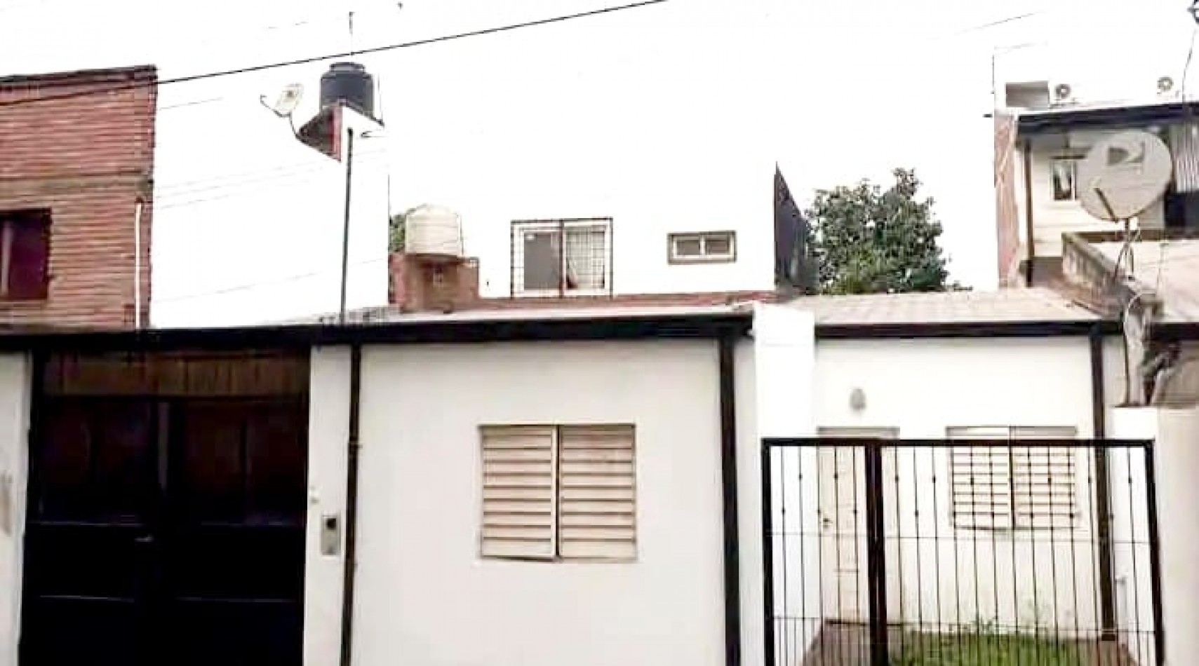 B° Cerro Las Rosas - c/ Juan J. Paseo al 2.500 Dos Casas de 1 y 2 Dormitorios c/ Fondo y Cochera