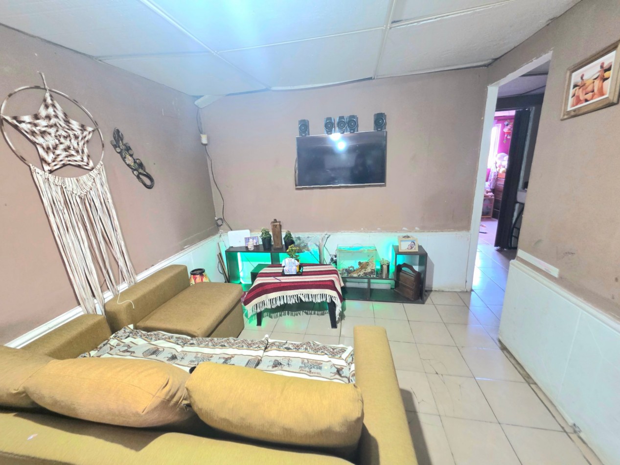 Catamarca al 1500 - Casa de 2D + Depto. 2D + Cochera
