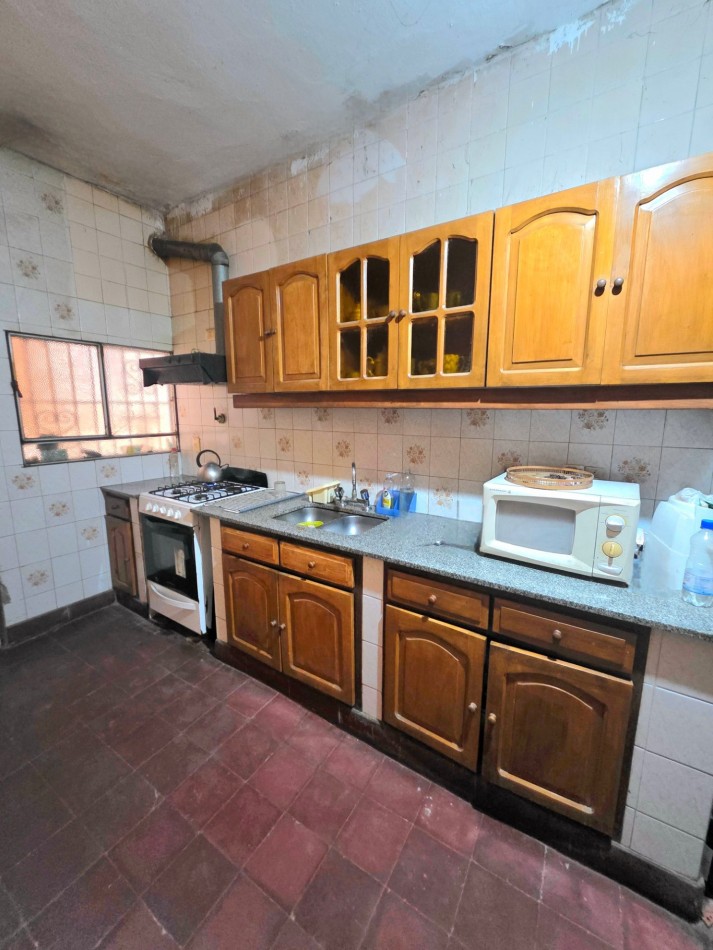 Catamarca al 1500 - Casa de 2D + Depto. 2D + Cochera