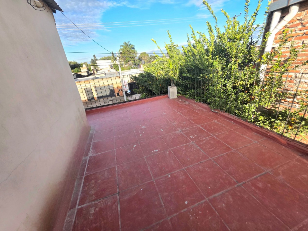 Catamarca al 1500 - Casa de 2D + Depto. 2D + Cochera