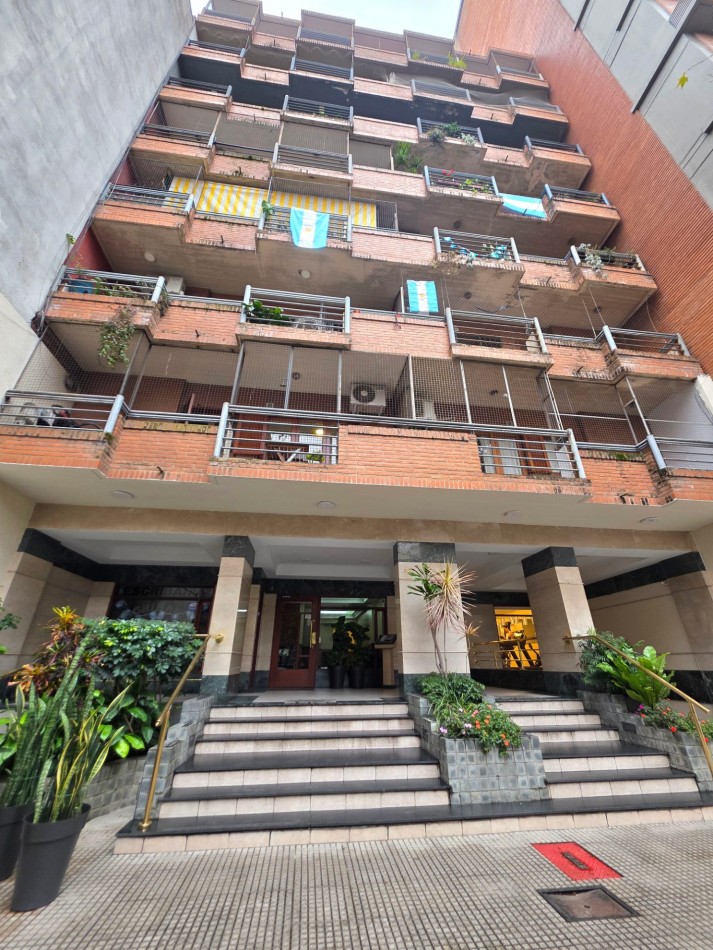 APTO CREDITO! B° Norte - Santa Fe 327- Depto 2 Dormitorios c/ Balcon al Frente 