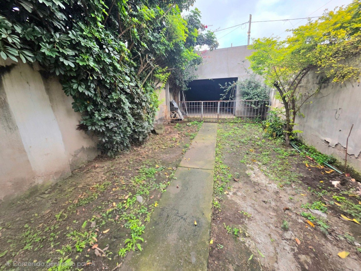 Delfin Gallo sobre Av. Principal Casa de 2D c/ Fondo y Galponcito 