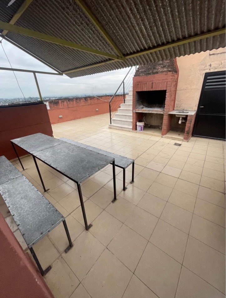APTO CREDITO! RIVADAVIA 932 - DEPTO. 1 DORMITORIO C/ BALCON Y PILETA 