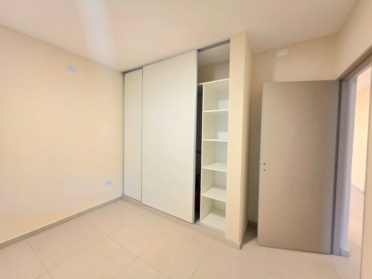 A estrenar! A 20 mts. Av. Mate de Luna 4100 Fte. Parque Guillermina Casa de 3D Cochera Fondo