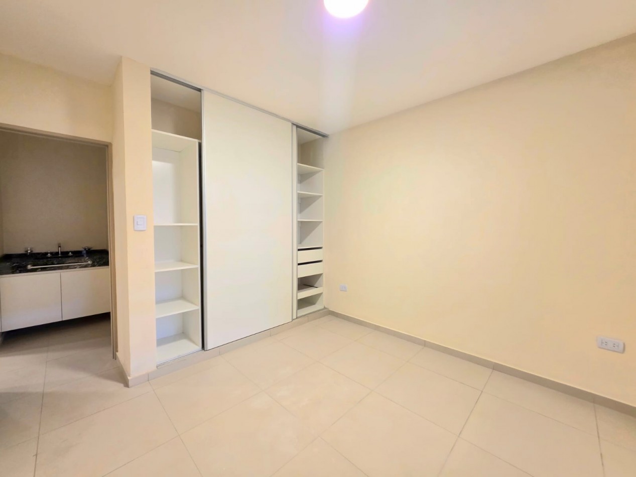 A estrenar! A 20 mts. Av. Mate de Luna 4100 Fte. Parque Guillermina Casa de 3D Cochera Fondo