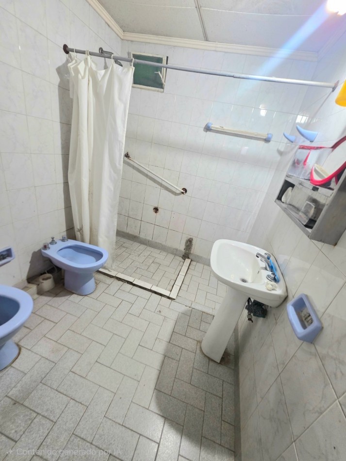 C/ España 1258 - Ideal Flipping! Casa a Refaccionar de 2 Dormitorios c/ Cochera 