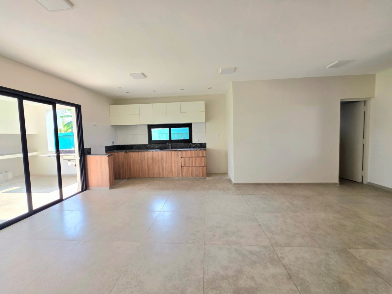 Country Viento Sur - APTA CREDITO HIPOTECARIO!! CASA DE 3 DORMITORIOS + COCHERA + PILETA A ESTRENAR!!!