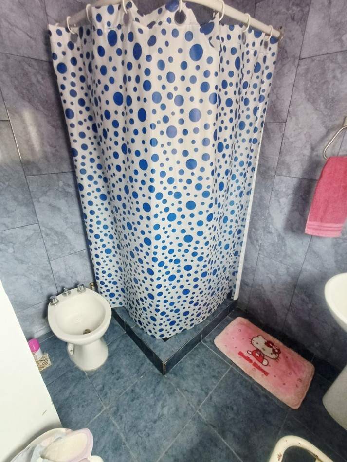 Termas de Rio Hondo - C/ Mar del Plata al 1000- Casa de 2 Dormitorios c/ Cochera y Fondo - Terreno de 350 m2 - A 5 cuadras del Casino