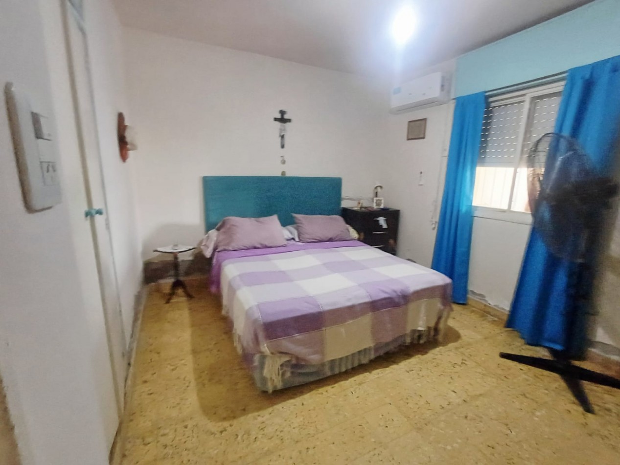 Termas de Rio Hondo - C/ Mar del Plata al 1000- Casa de 2 Dormitorios c/ Cochera y Fondo - Terreno de 350 m2 - A 5 cuadras del Casino