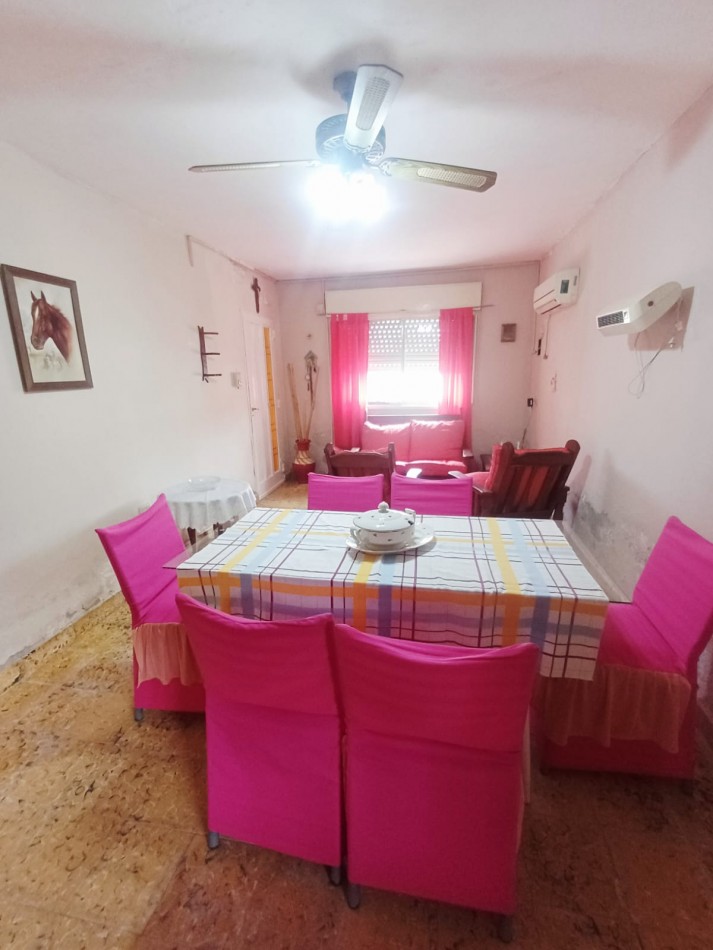 Termas de Rio Hondo - C/ Mar del Plata al 1000- Casa de 2 Dormitorios c/ Cochera y Fondo - Terreno de 350 m2 - A 5 cuadras del Casino