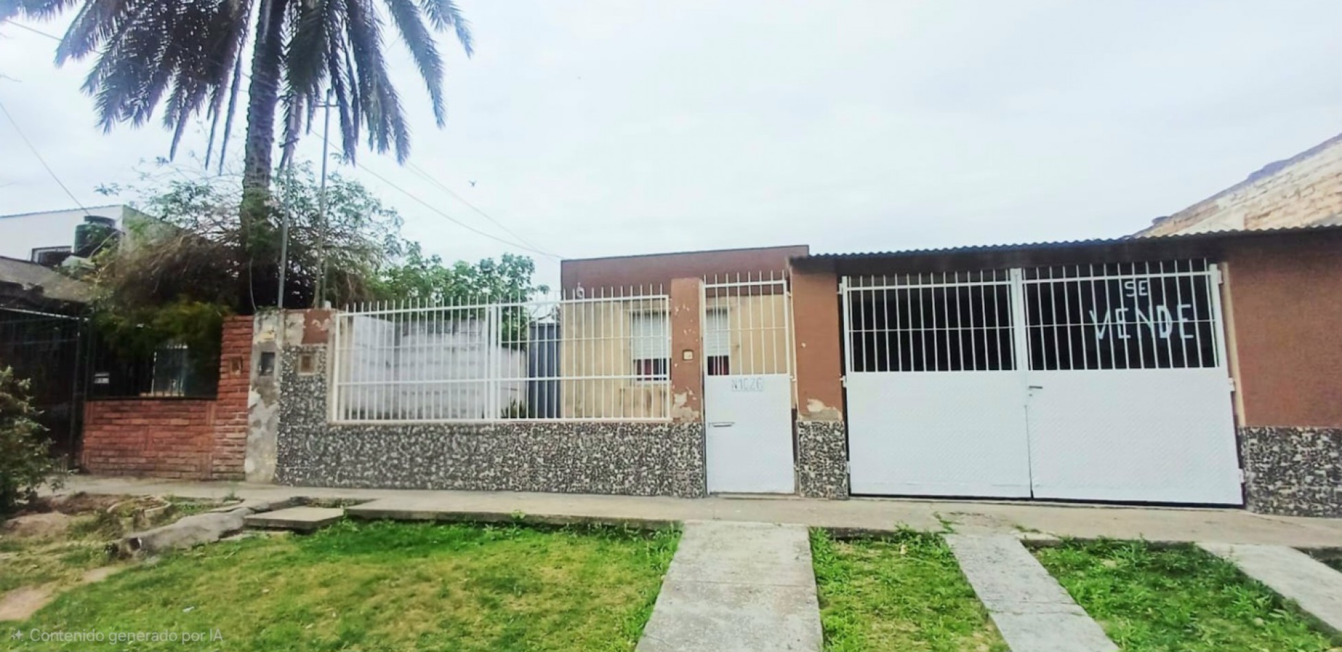Termas de Rio Hondo - C/ Mar del Plata al 1000- Casa de 2 Dormitorios c/ Cochera y Fondo - Terreno de 350 m2 - A 5 cuadras del Casino