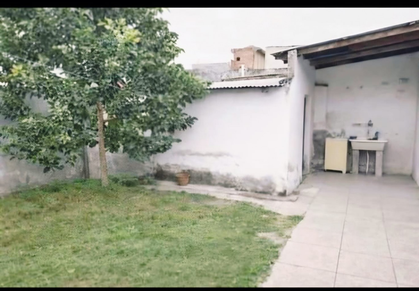 Termas de Rio Hondo - Casa Centrica - Pje. Emilio Mera 1° Cuadra de 2 Dormitorios c/ Fondo y Cochera 