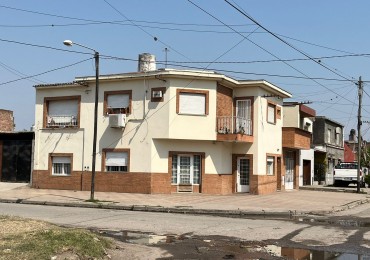 APTA CREDITO HIPOTECARIO!! Venezuela y 12 de Octubre - Dos Casas en venta de 2D c/u + Cochera+ Patio